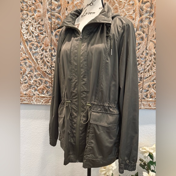 AVIA Army Green Commuter Jacket, Hooded, Zip Front, Lightweight- size L - Picture 8 of 14